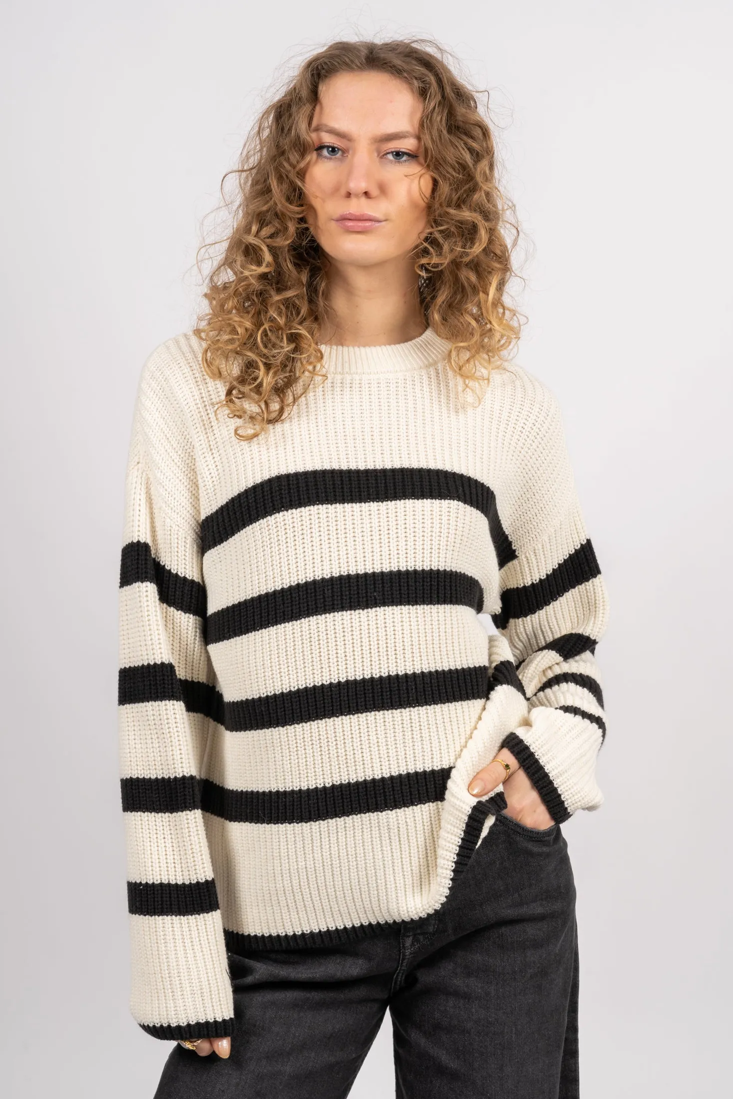 Bloomie LS Knit O-Neck - Snow White W/Black