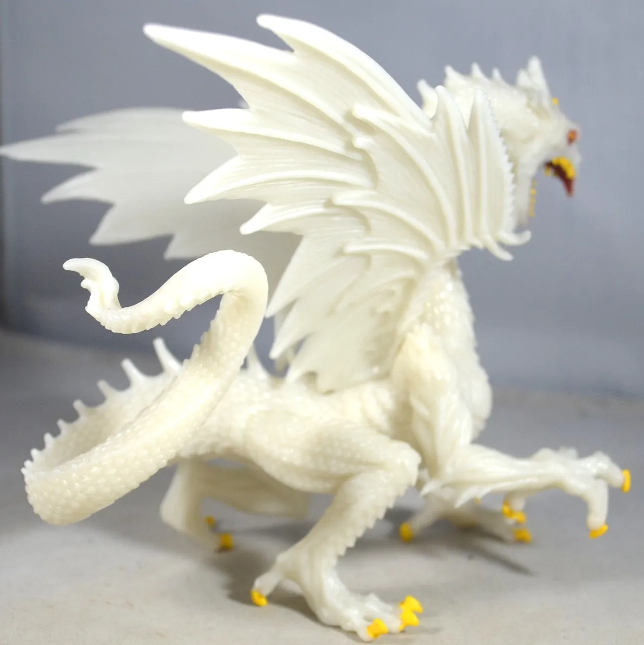 Safari Ltd. Painted Glow-in-the-Dark Snow Dragon